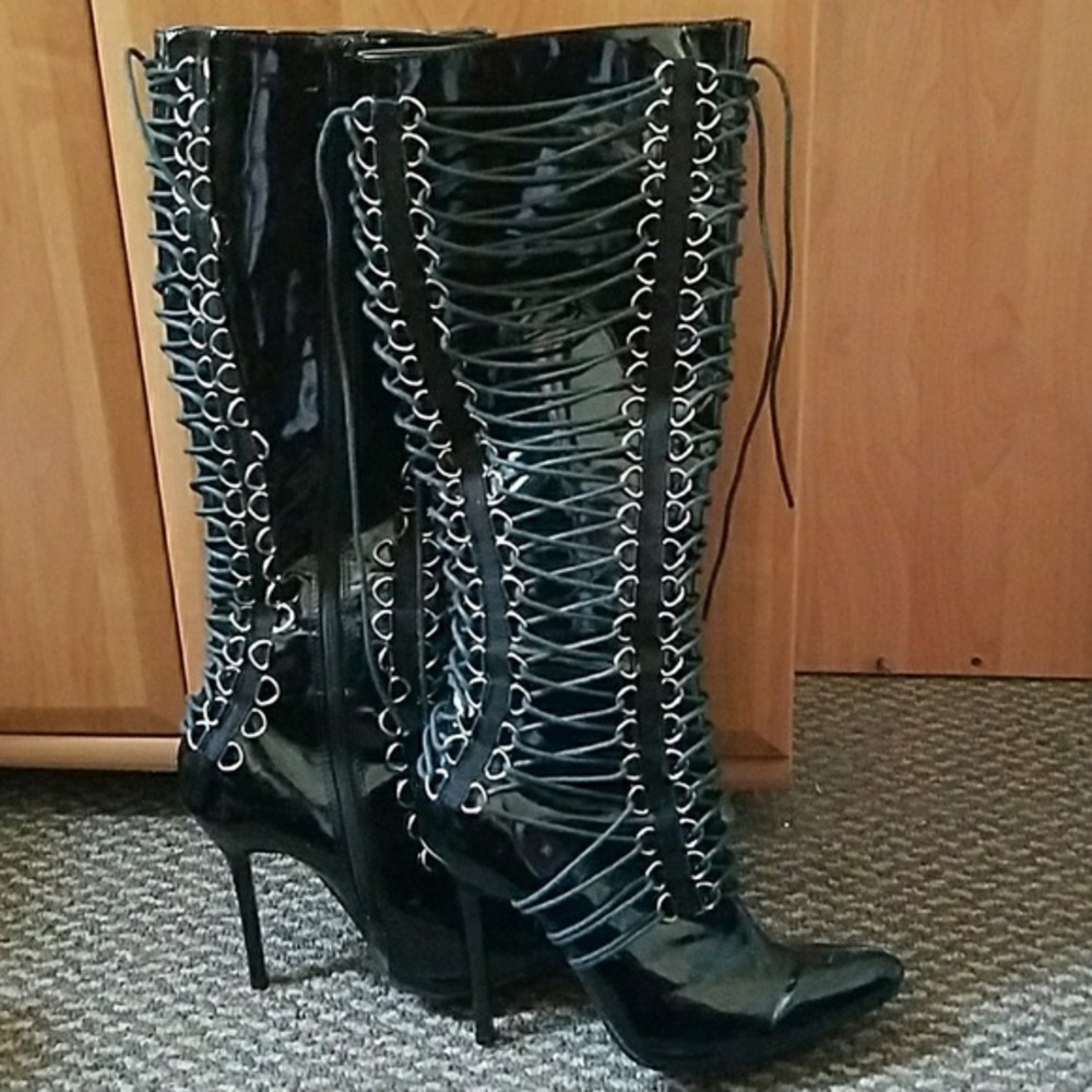 ISO PENTHOUSE BY ELLIE LACE-UP PATENT BLACK BOOTS